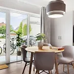 Cozy Scandinavian With Direct Entry אורהוס
