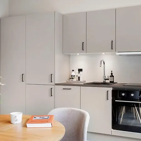 아파트 Cozy Scandinavian With Direct Entry *